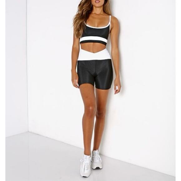 NWOT Beach Riot Cora Short in Black and White SZ M - Picture 1 of 8